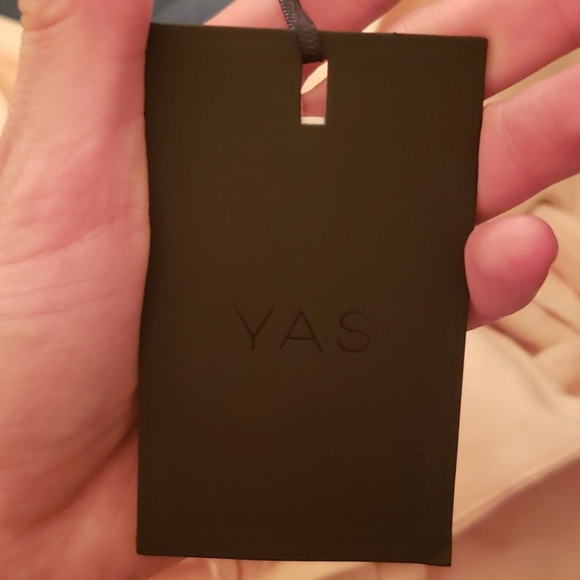 YAS pink shorts - Picture 4 of 4